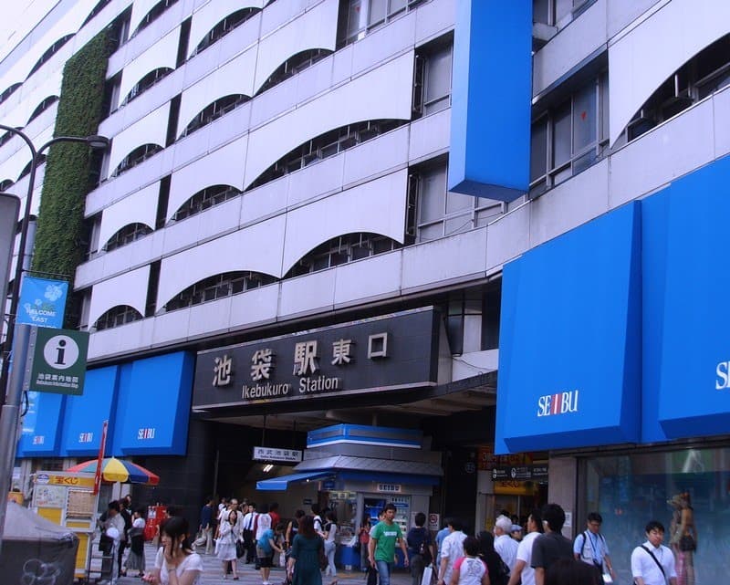 Die großen Kaufhäuser von Ikebukuro