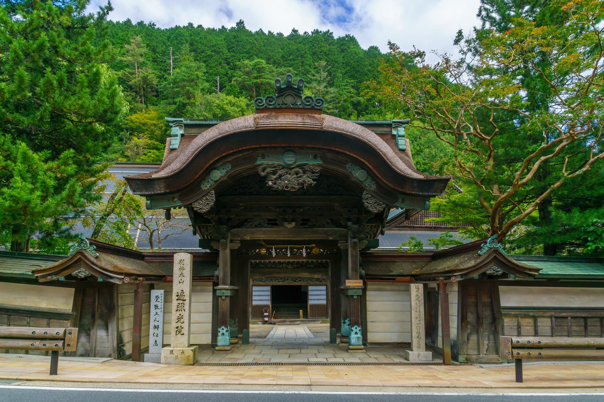 Im Tempel übernachten